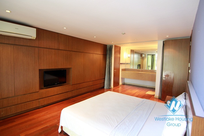 Big two bedrooms apartment for rent in Tay Ho street, Tay Ho district, Ha Noi